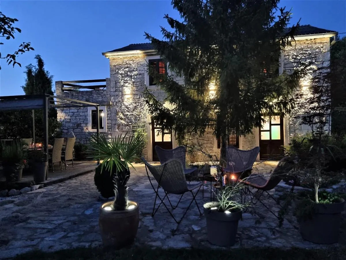 Stonehouse Ana With Jacuzzi Rovinj-Krmed Villa
