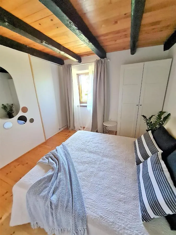 Holiday home Stonehouse Ana With Jacuzzi Rovinj-Krmed Villa